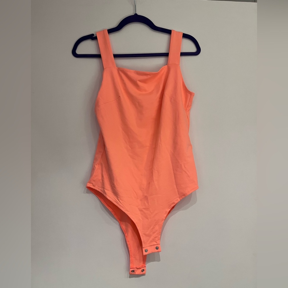 ✨NWT✨Body suit